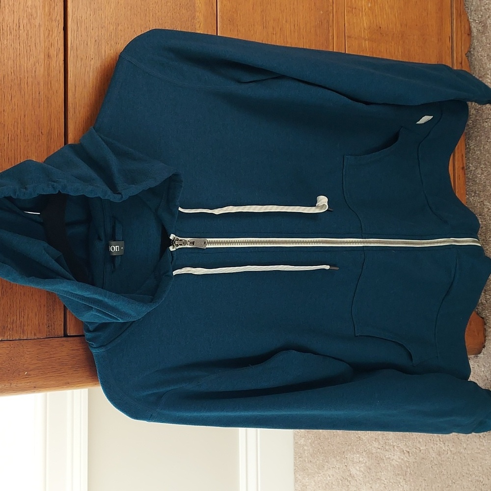 VUORI halo performance hoodie